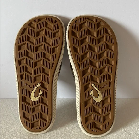 Olukai flip flops - Picture 7 of 13